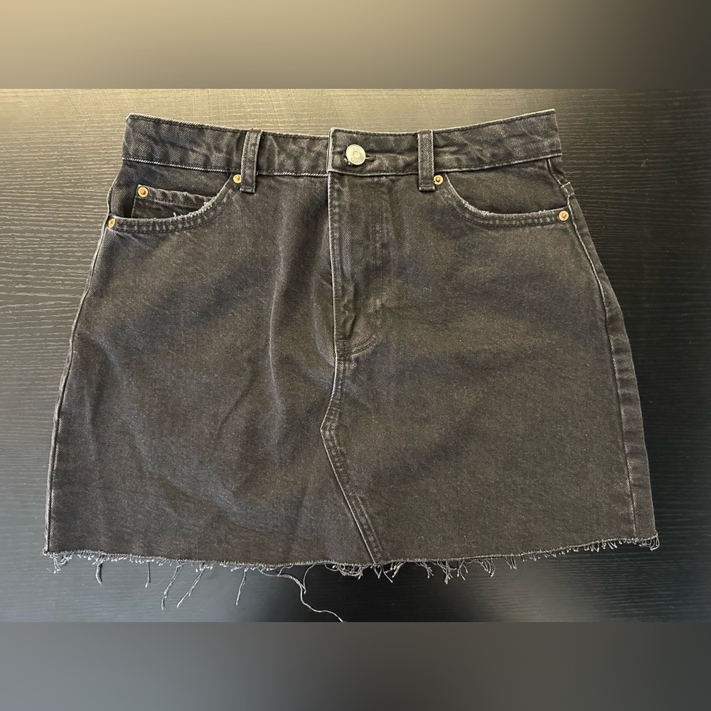 Zara Black Frayed Hem Mini Skirt